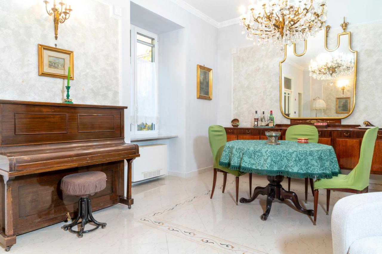 Deluxe Apartment With Garden In Vomero เนเปิลส์ ภายนอก รูปภาพ