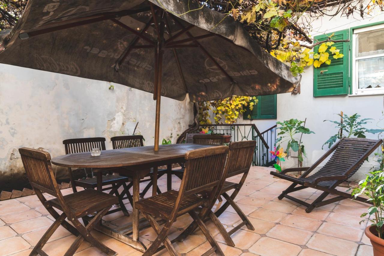 Deluxe Apartment With Garden In Vomero เนเปิลส์ ภายนอก รูปภาพ