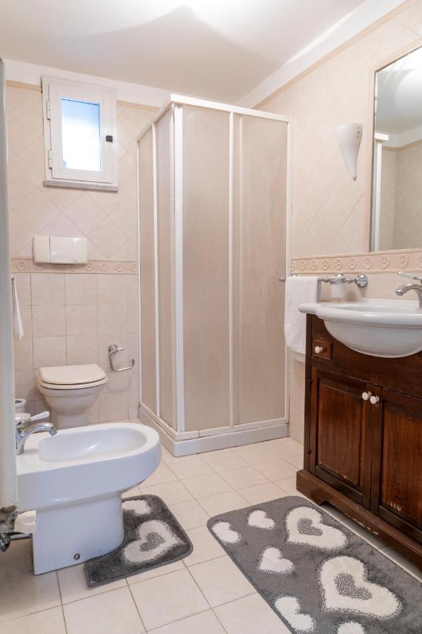 Deluxe Apartment With Garden In Vomero เนเปิลส์ ภายนอก รูปภาพ