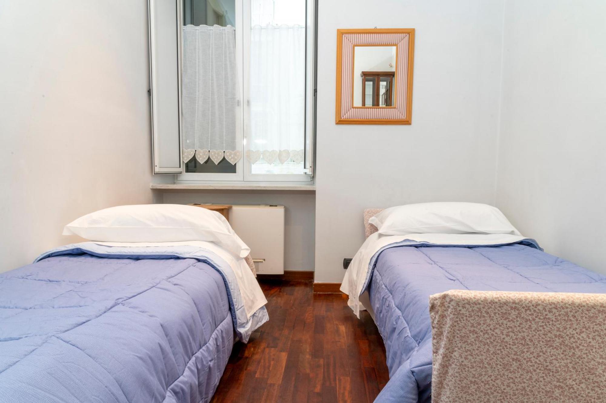 Deluxe Apartment With Garden In Vomero เนเปิลส์ ภายนอก รูปภาพ